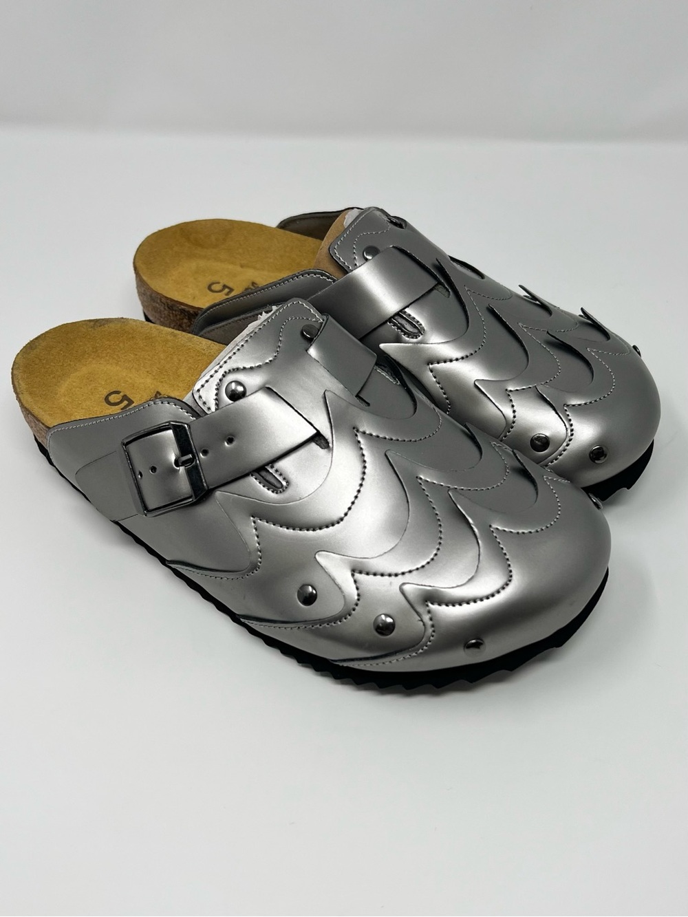 Kito Wares Medieval Armor Clogs Gray Size 5 New Without Box